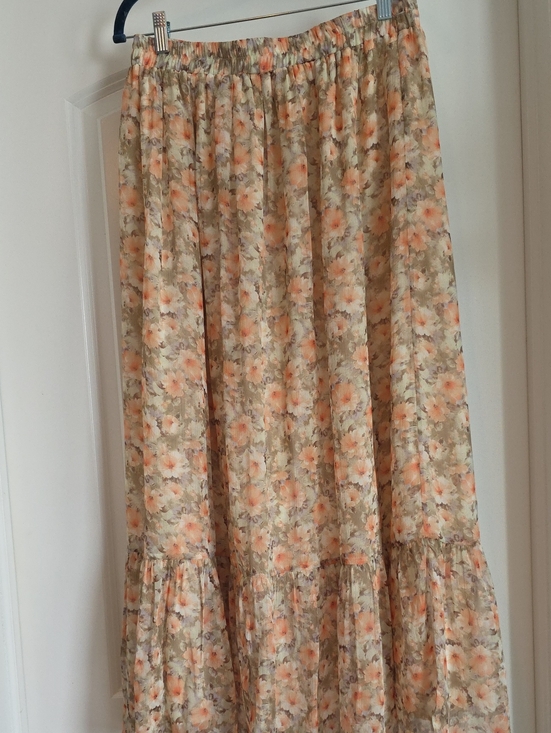 orange creek Dresses & Skirts - NWOT orange creek Large Peach and Cream Floral Tiered Maxi Skirt